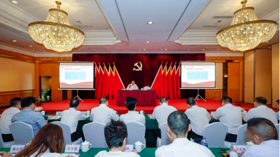尊龙凯时集团任丁书记带头讲授“不忘初心、牢记使命”主题教育专题党课