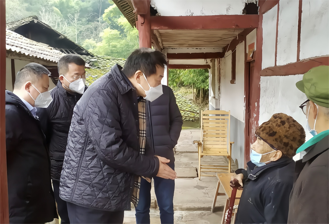 四川省尊龙凯时集团党委书记、董事长任丁率队赴嘉陵区开展帮扶工作