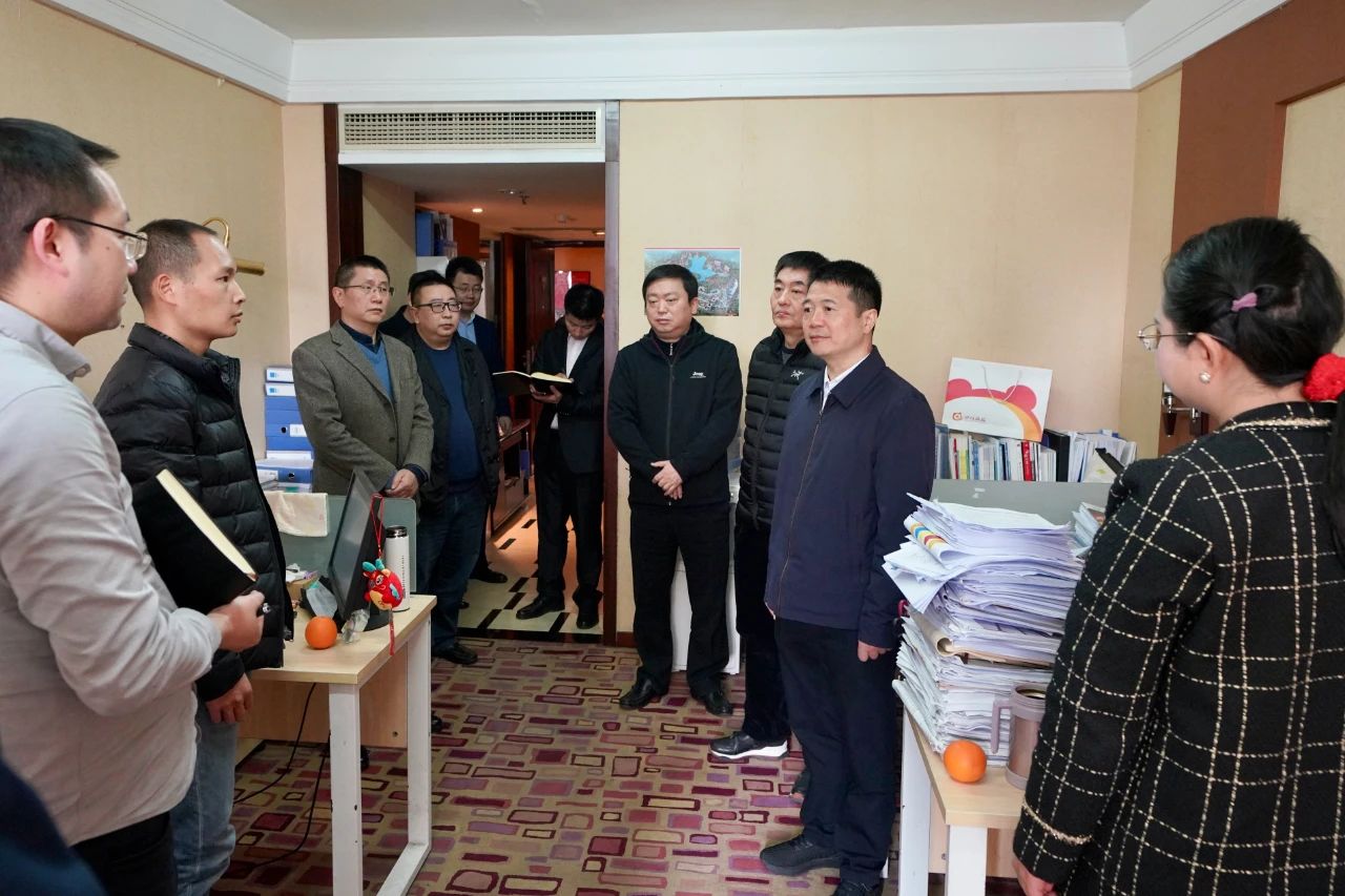 迎新春，鼓干劲，开新局！省尊龙凯时集团领导班子慰问总部干部员工