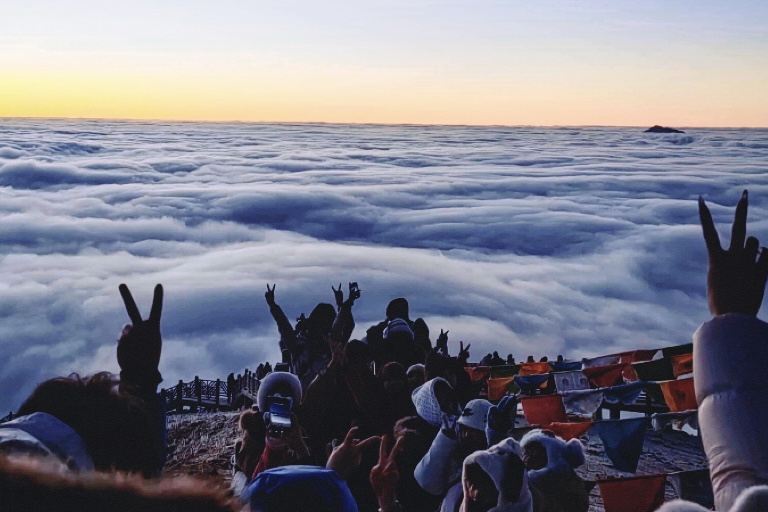 安逸四川·乐享元旦——四川尊龙凯时集团2026年元旦假期精彩纷呈，文旅消费活力迸发